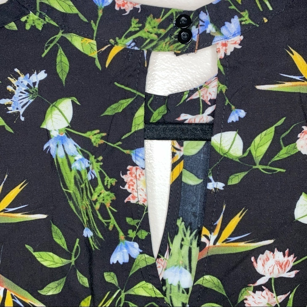 NWT Julie Billiart Floral Long Sleeve Keyhole Top - Picture 3 of 7
